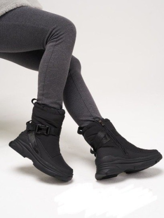 PL07_533_black Niota